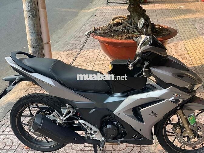 Cần bán xe winner x v3