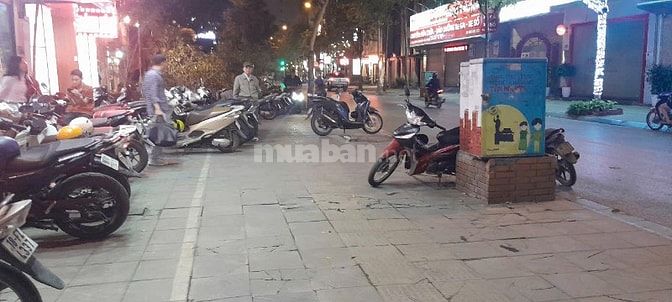 Bán nhà mặt phố Trương Công Giai, 41m, 5 tầng, vị trí siêu đẹp, 21,9 ỷ