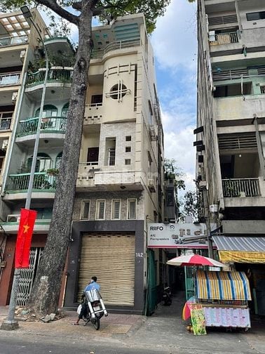 BÁN NHÀ GÓC 2 MẶT TIỀN 142 Nguyễn Tri Phương, P.9, Quận 5