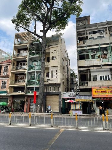 BÁN NHÀ GÓC 2 MẶT TIỀN 142 Nguyễn Tri Phương, P.9, Quận 5