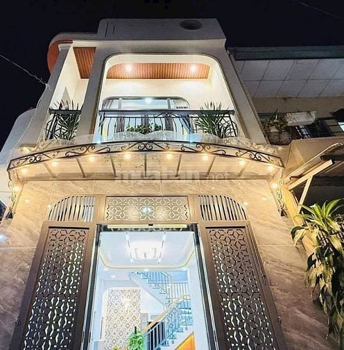 BÁN GẤP! Nhà hẻm ô tô 5m ngay Hoàng Hoa Thám. DT 52m2 (4x12,8), 2 tầng