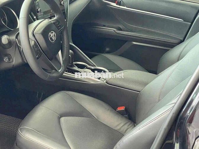 Toyota Camry 2024 2.0Q