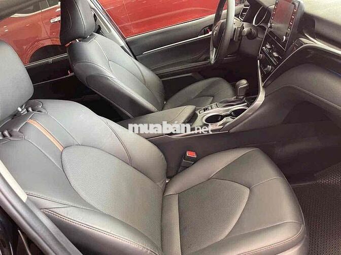 Toyota Camry 2024 2.0Q