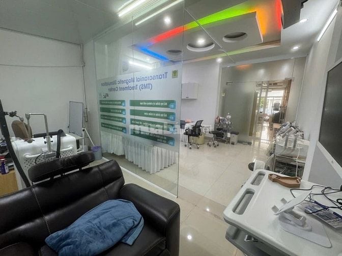 Chủ đi định cư nước ngoài nên sang tiệm spa