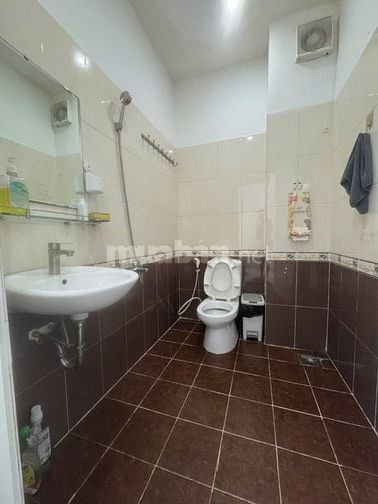 Chủ đi định cư nước ngoài nên sang tiệm spa