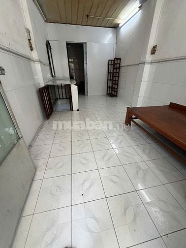 CHO THUÊ NHÀ HẺM 4M ĐƯỜNG TRẦN BÌNH TRỌNG, Q5 - Dt: 3×8M