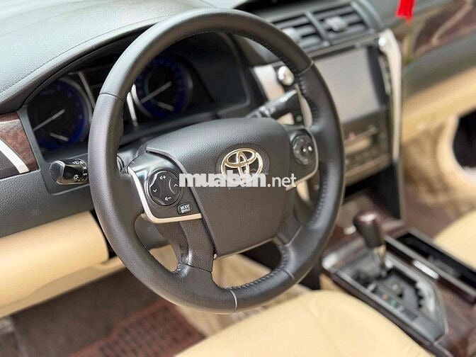 Toyota Camry 2015 2.5G