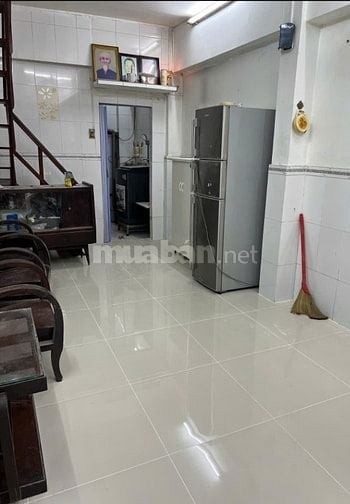 CHO THUÊ NHÀ HẺM 4M ĐƯỜNG TRẦN BÌNH TRỌNG, Q5 - Dt: 3×8M