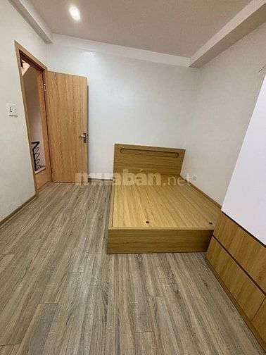 Bán nhà ngõ 40 phố Võ Thị Sáu, Q Hai Bà Trưng, 40m2, 4 tầng, 4 ngủ.