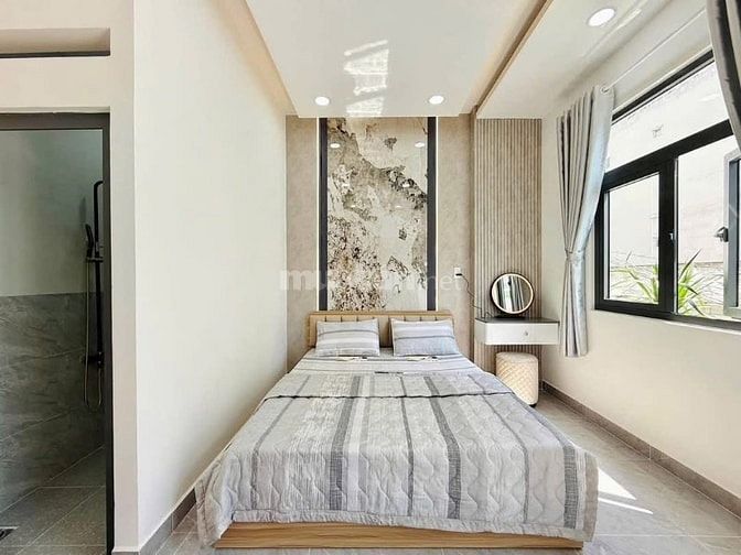 Đi nước ngoài định cư bán gấp nhà ở đường Thạch Thị Thanh, phường Tân 