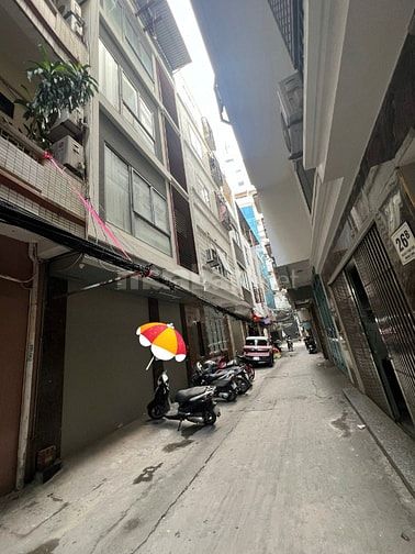 Cực gần phố, phân lô ô tô tránh Láng DT44m2 xây 5T MT5.2m giá 18.5 tỷ