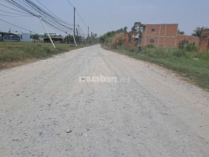 Bán lô đất 5m x 30m thổ cư gần 823D Đức Hoà Long An 750tr