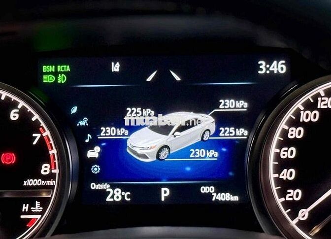 Toyota Camry 2023 2.0Q - 7000 km