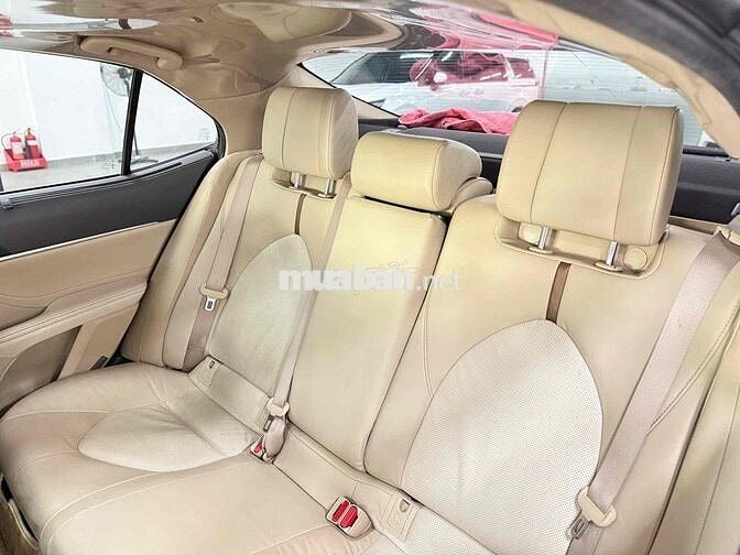 Toyota Camry 2023 2.0Q - 7000 km