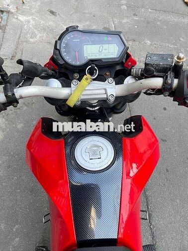 Moto Benelli TNT 125