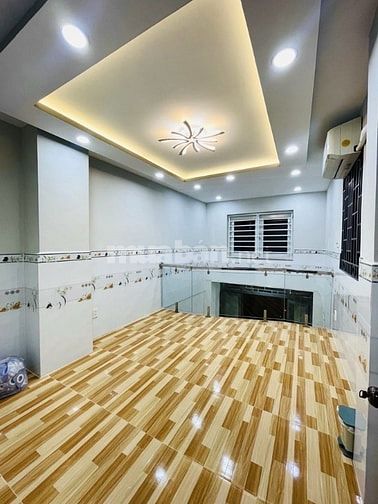 MT TÔN THẤT HIIỆP, P 12 , QUẬN 11 , 4 TẦNG, 3,2 X 10M2,  nhỉnh 8 TỶ