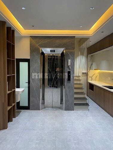 Có 102 Quan Nhân Thanh Xuân 35m2 5T, thang máy , ba gác đỗ cửa 6,9 tỷ.