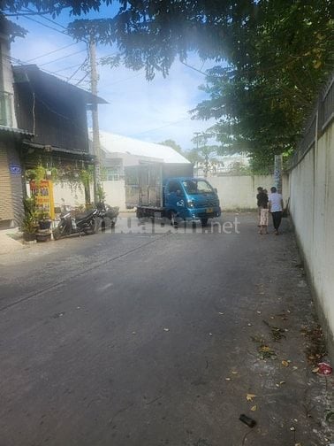 Bán nhà Lê Trọng Tấn, sát công viên