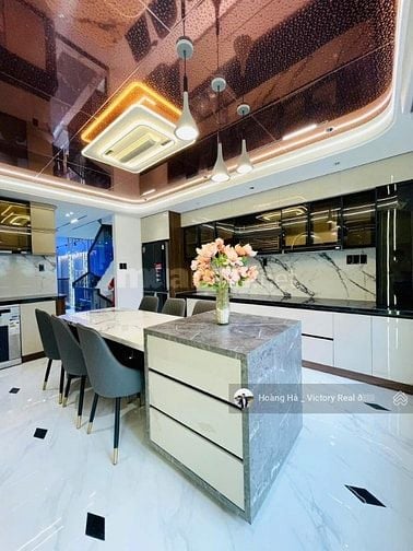 Siêu hiếm nhà 4 tầng mặt tiền đường Lê Lai, P12, TB, 4.7 x 15m - 69 m2