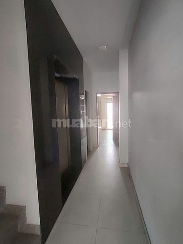 Nhà hẻm Gia Phú 4x16m lững 2 lầu 1t 6Pn có thang máy
