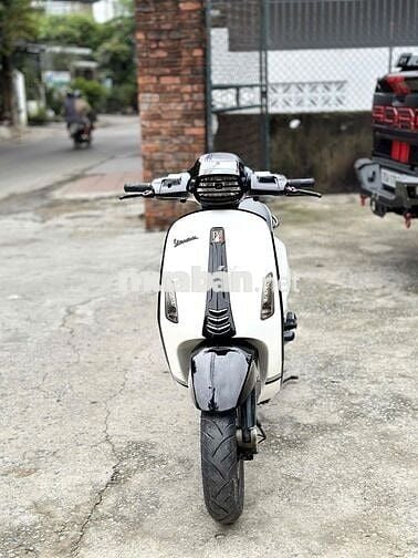 Cần bán vespa sprint 2015