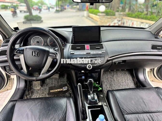 Honda Accord 2011 2.4 AT