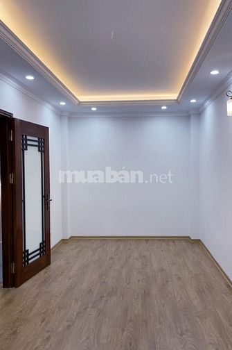 Bán nhà ngõ 107 Lĩnh Nam Hoàng Mai DT 30m2 xây 5 tầng, ngõ 30m oto