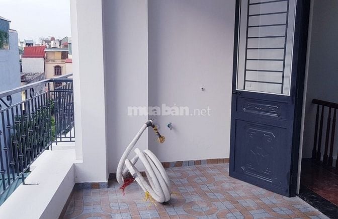 Bán nhà ngõ 107 Lĩnh Nam Hoàng Mai DT 30m2 xây 5 tầng, ngõ 30m oto