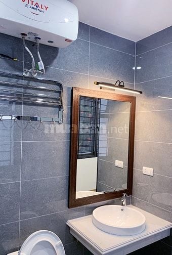 Bán nhà ngõ 107 Lĩnh Nam Hoàng Mai DT 30m2 xây 5 tầng, ngõ 30m oto