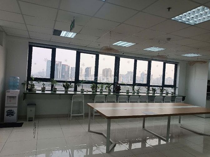 Cho thuê nguyên sàn văn phòng 330m2 trung tâm quận Đống Đa