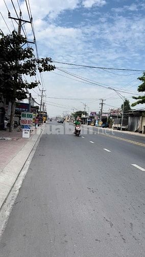 Nhà Mặt Tiền 824, 6x30, 4ty5 Ngay trung tâm Chợ Mỹ Hạnh Nam Đức Hoà LA