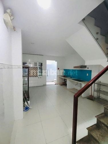Cho thuê Hẻm xe tải Gia Phú, P1, Q6, 20 triệu có thang máy