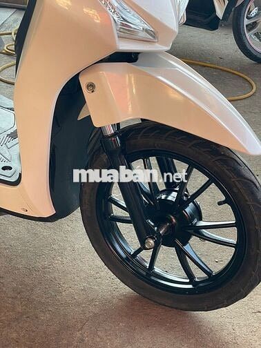 Kymco candy 50cc đời 2022 zin cọp , máy zin êm ái.