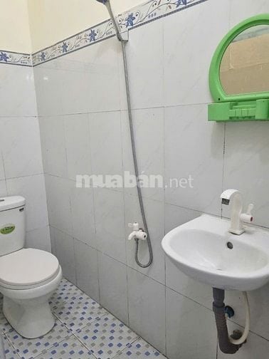 chính chủ cho thuê nhà nguyên căn ngay trung tâm chợ Đường quận 12