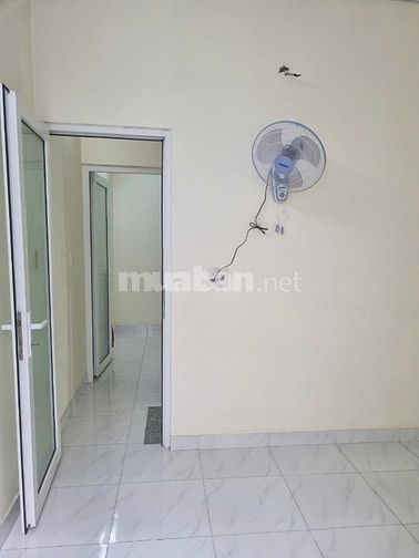 chính chủ cho thuê nhà nguyên căn ngay trung tâm chợ Đường quận 12