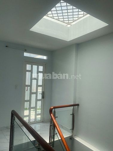 Bán nhà cách MT 40m. 2737//P.Thế.hiển. p7Q8