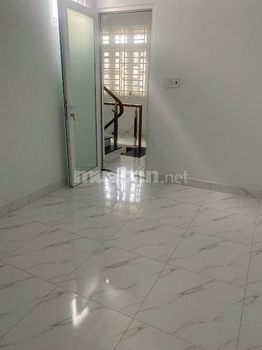 Bán nhà cách MT 40m. 2737//P.Thế.hiển. p7Q8