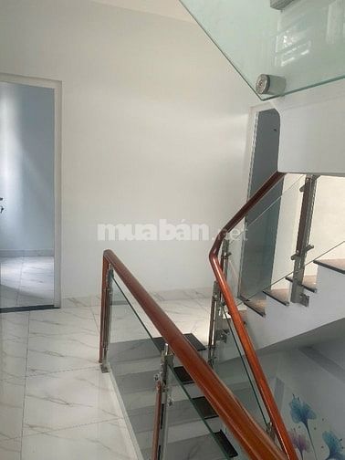 Bán nhà cách MT 40m. 2737//P.Thế.hiển. p7Q8