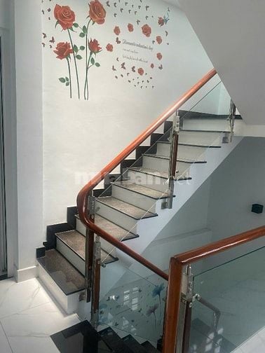 Bán nhà cách MT 40m. 2737//P.Thế.hiển. p7Q8