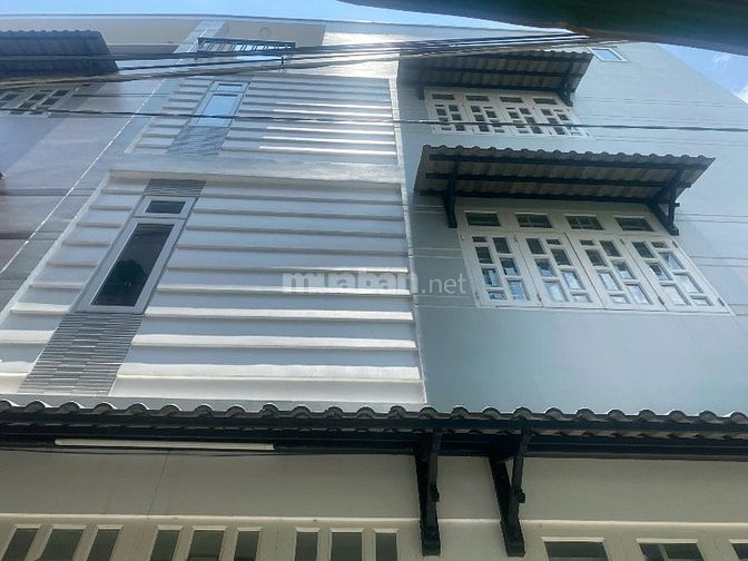 Bán nhà cách MT 40m. 2737//P.Thế.hiển. p7Q8