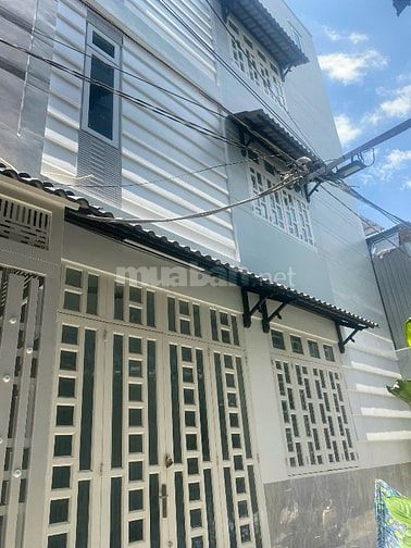 Bán nhà cách MT 40m. 2737//P.Thế.hiển. p7Q8
