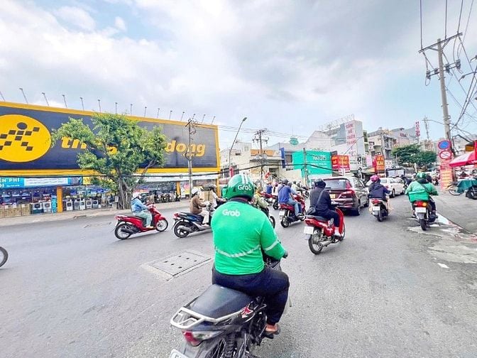 Bán mặt tiền huỳnh tấn phát quận 7