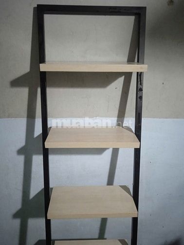 BÀN HỌC VÀ KỆ SÁCH GỖ ĐẸP MỚI 80%