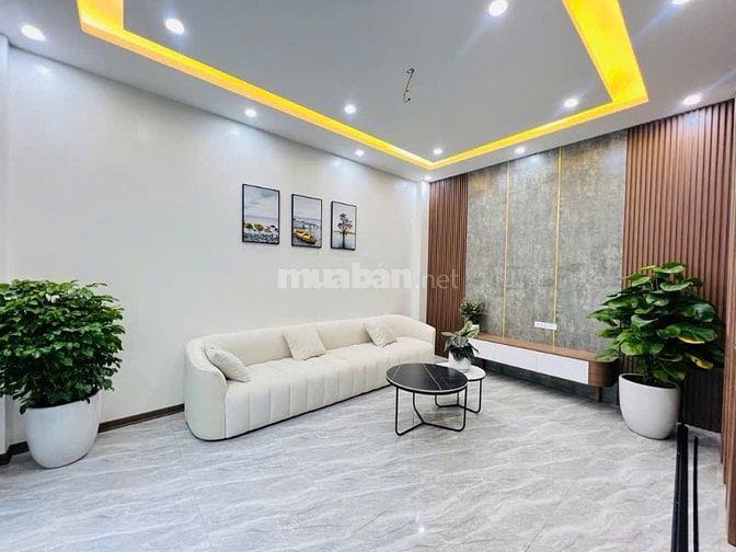 Bác nào có ô tô nên xem ngay. Nhà tại Hoàng Mai, Hà Nội