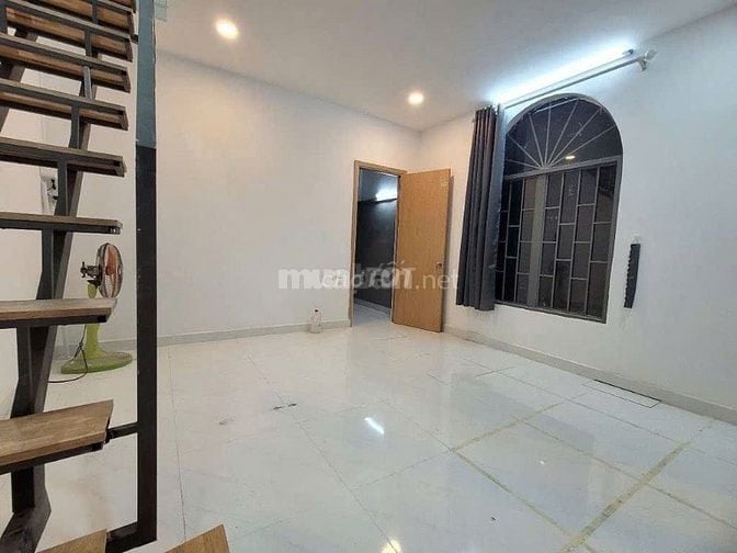 CHO THUÊ MẶT BẰNG QUẬN 4 GẦN 30m2 1 TRỆT 1 LỬNG