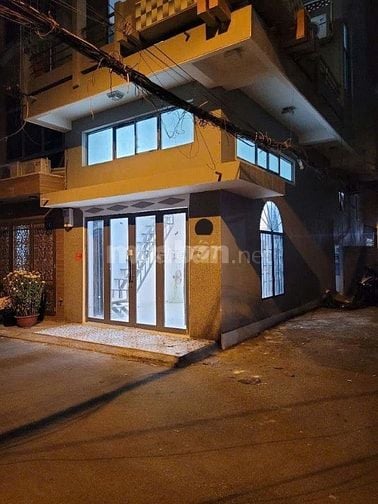 CHO THUÊ MẶT BẰNG QUẬN 4 GẦN 30m2 1 TRỆT 1 LỬNG