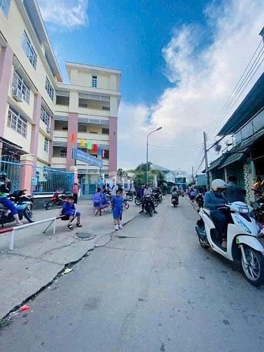 Tôi bán đất 82m2 Lái Thiêu giá 2.3 tỷ đường 4m sau lưng trường học