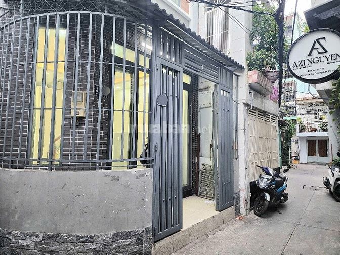 Cần bán nhà căn góc, 1trệt, 2 lầu, ST, 4,3mx10m, Hẻm 312 Âu Dương Lân