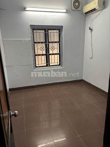 thừa tầng3 số 15 phố Nguyễn Ngọc Nại ,cho thuê DT55,2PN,1WC+bếp 4,5TR