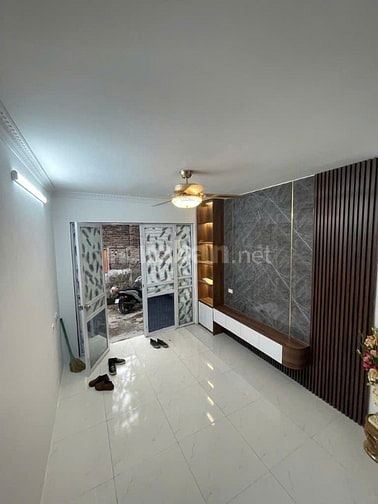 BÁN NHÀ PHỐ LĨNH NAM 30M 2 TẦNG 2,15 TỶ